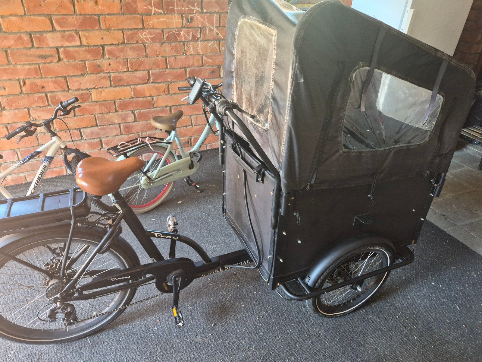 Troy elektrische bakfiets, Ophalen, 4 kinderen of meer, Overige merken, Huif