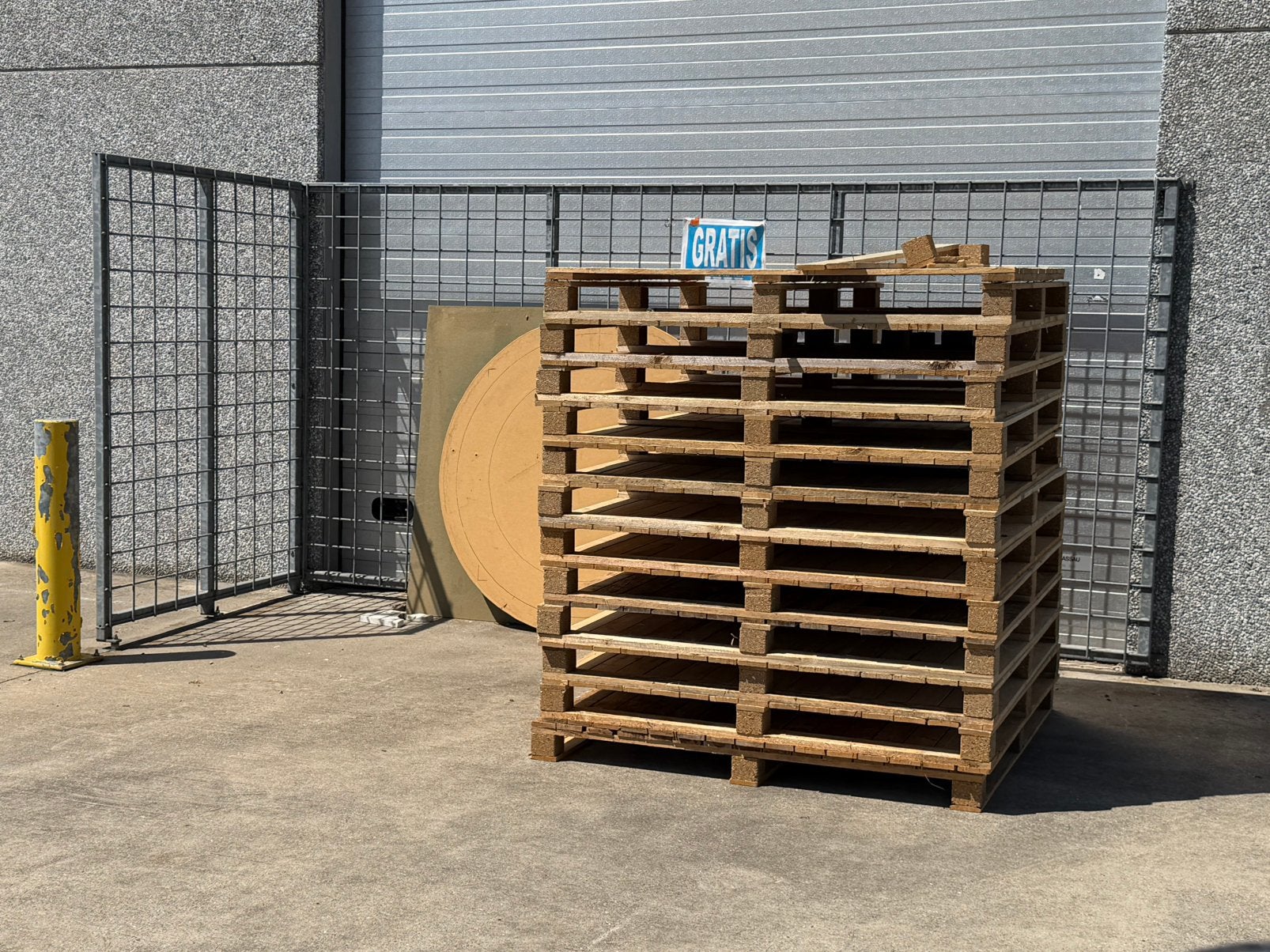 GRATIS PALLETTEN EN HOUTEN PLATEN, Ophalen, Zo goed als nieuw