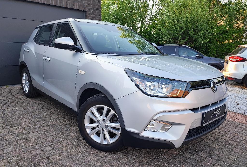 SSANGYONG Tivoli 1.6i +GAR. 2 ANS*NAVI*SIÈGES CHAUFF.*CAMERA, 94 kW, Argent ou Gris, Achat, https://public.car-pass.be/vhr/b3c807f4-ac95-43d4-8e20-74e65db3fc78