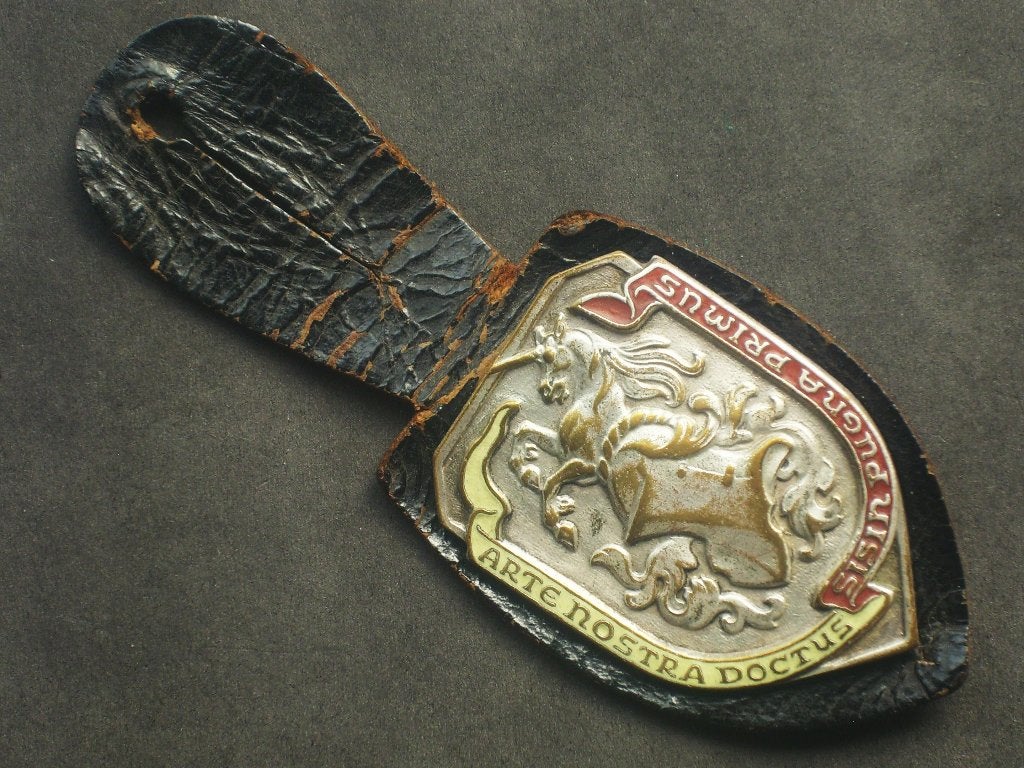 Breloque pucelle Drago de cavalerie belge ETBL années 1960, Envoi, Armée de terre, Emblème ou Badge