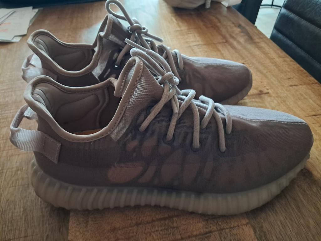 Adidas Yeezy Boost maat 45, Kleding | Heren, Schoenen, Ophalen of Verzenden, Zo goed als nieuw, Sneakers, Adidas Yeezy