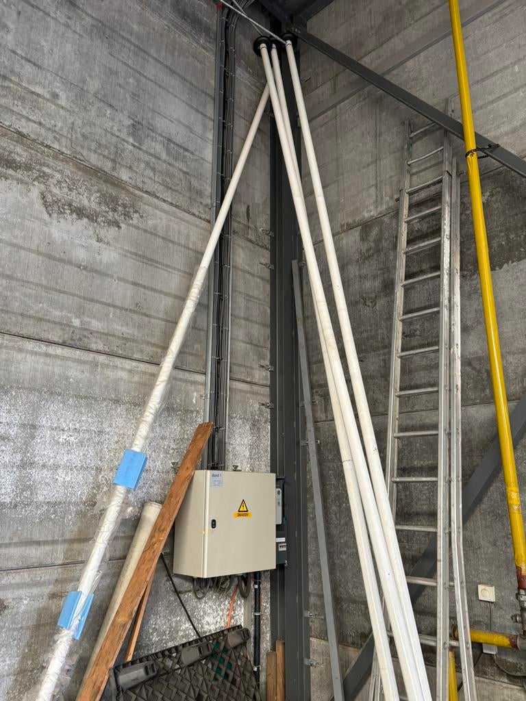 Vlaggenmasten 6 meter alu, Ophalen, Zo goed als nieuw