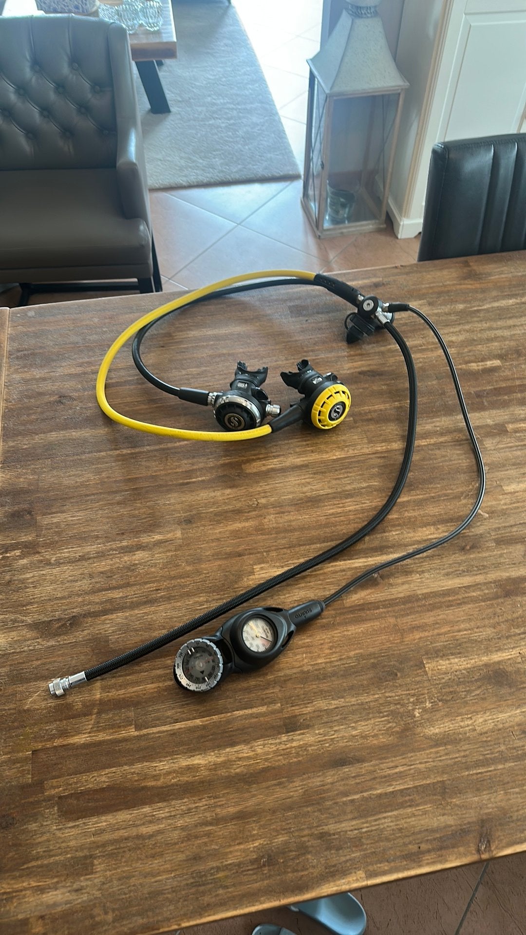 Scubapro MK17 + g260 + r195 + suunto sm-36 manometer/kompas, Watersport en Boten, Ophalen, Zo goed als nieuw