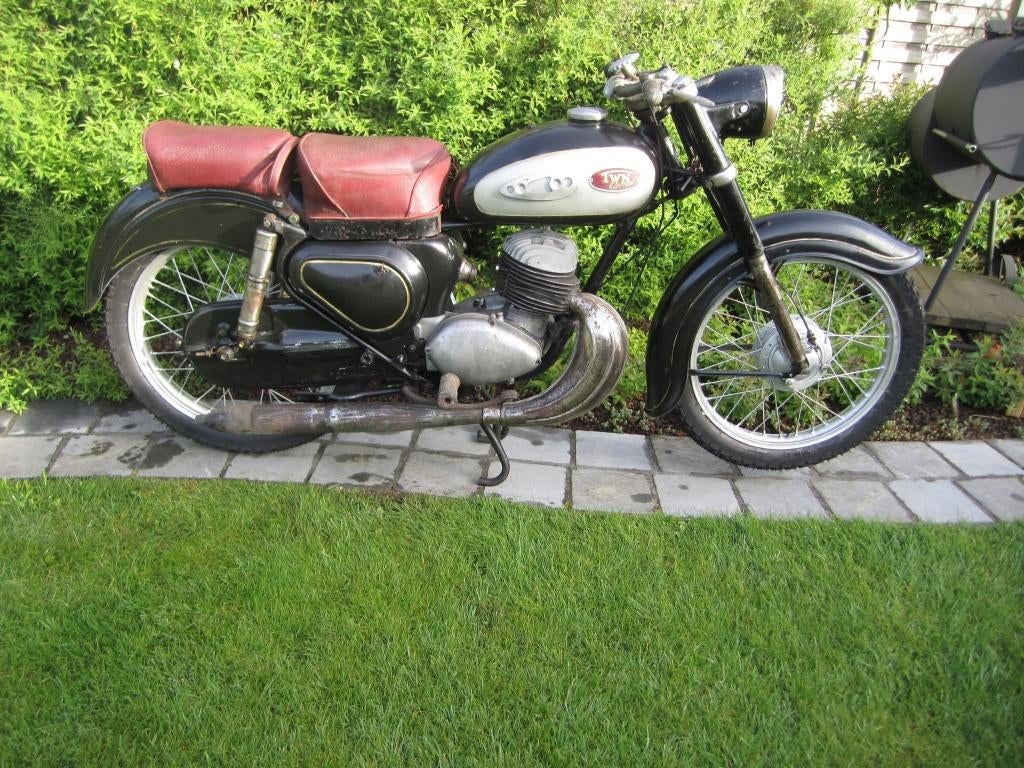 Triumph TWN Cornet, Motoren, 2 cilinders, Toermotor, 11 kW of minder, 200 cc
