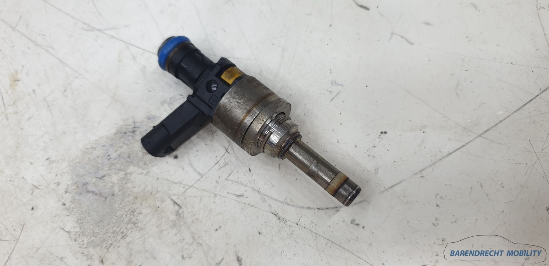 Benzine injector Mercedes C Klasse W204 OM271.860 200 CGI 27, Gebruikt, Mercedes-Benz AG, Mercedes-Benz, Mercedesstrasse 120
70372  Stuttgart, DE