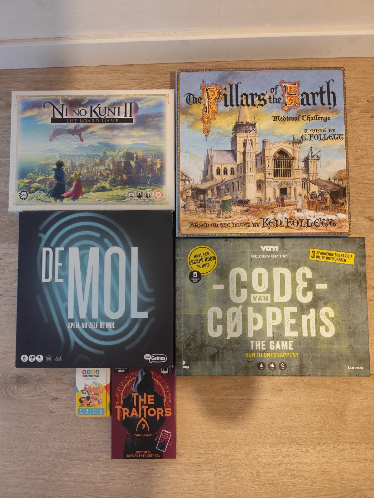 Jeux de société (Traîtres, Piliers de la Terre, De Mol, etc., Enlèvement, Comme neuf