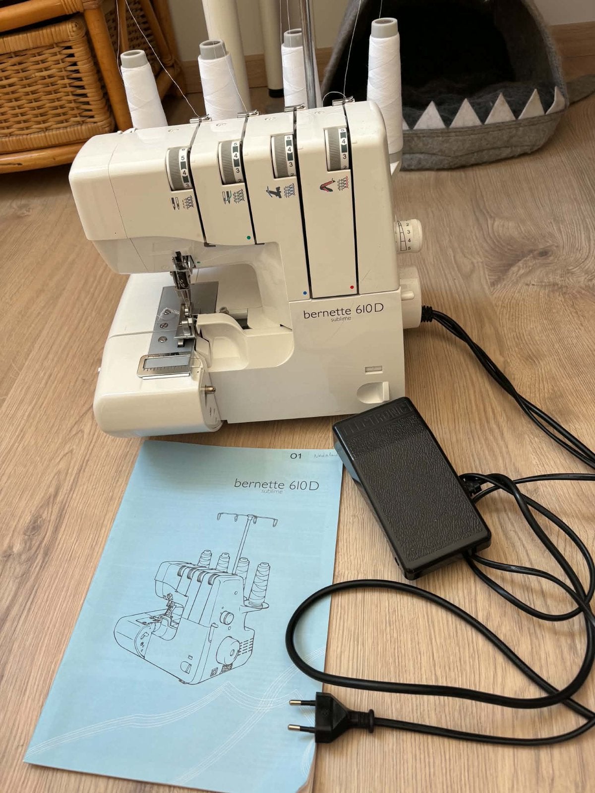 Naaimachine en overlock, Hobby en Vrije tijd, Ophalen, Zo goed als nieuw, Naaimachine