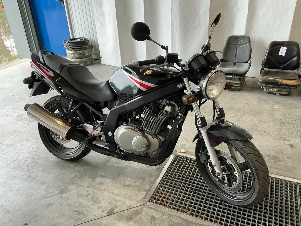Suzuki GS500U Motorfiets, Bedrijf, Overig