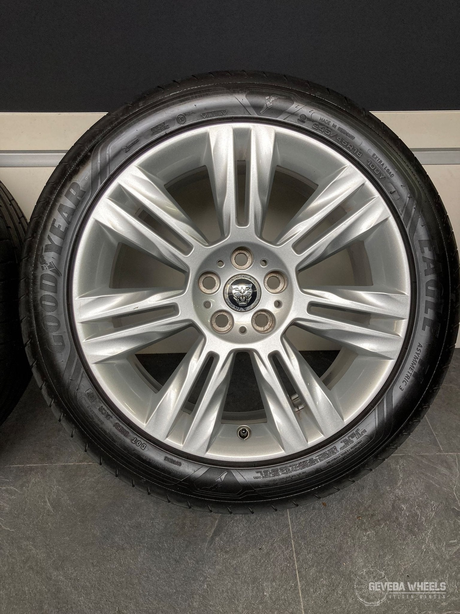 18” originele Jaguar XK velgen + banden 5x108 245/45/18 GX63, Auto-onderdelen, Banden en Velgen, 18 inch, -, -, Banden en Velgen