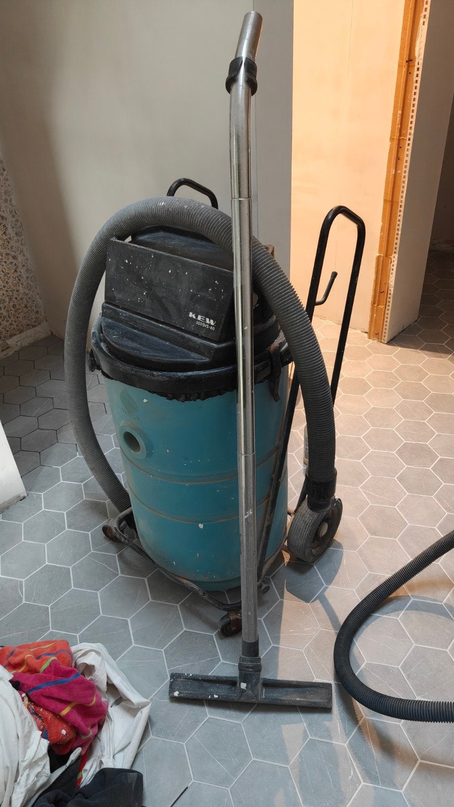 Grote (bouw)stofzuiger k.e.w. 550 SVS-80, Ophalen
