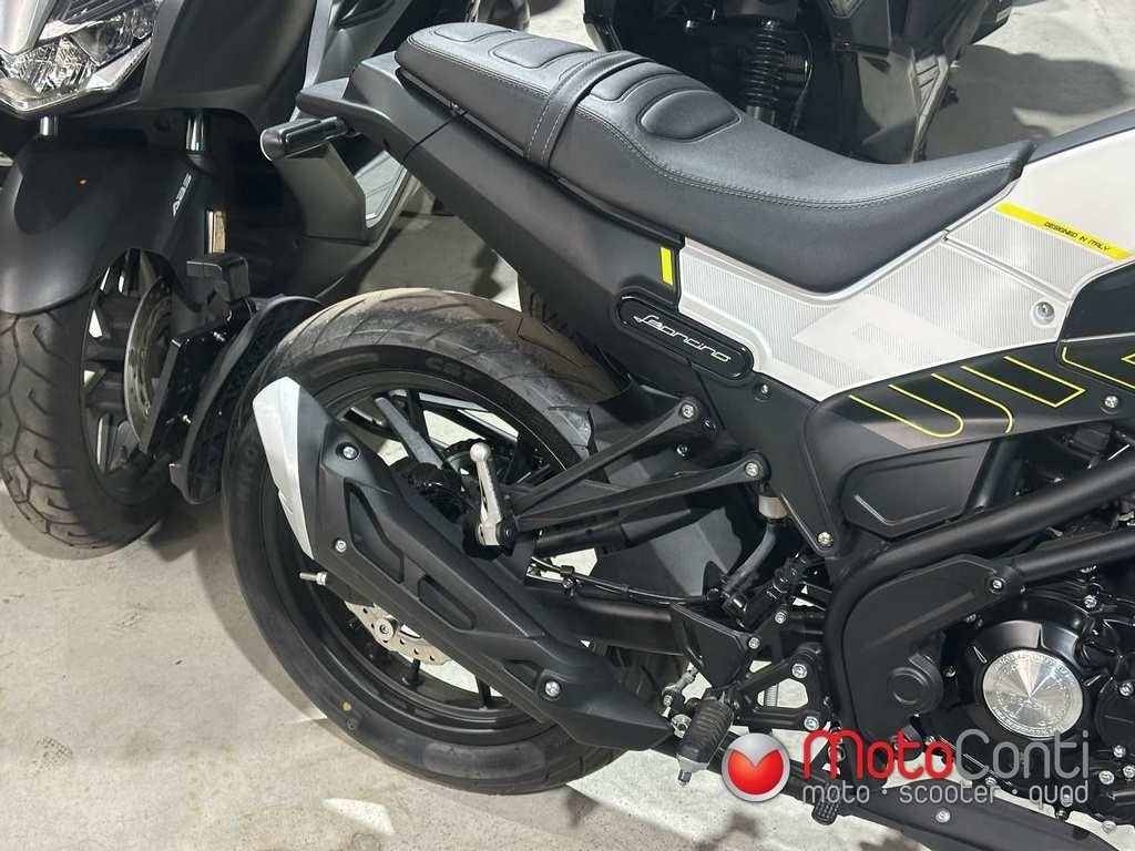 Benelli Leoncino 125  [151km], Motos, Entreprise, Occasion, Manuelle, Naked bike