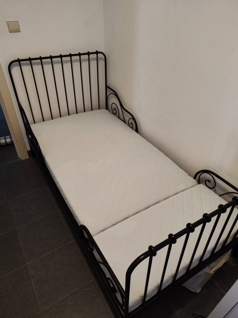 Ikea Meegroei Bed Zwart, Kinderen en Baby's, Ophalen, Zo goed als nieuw, Matras