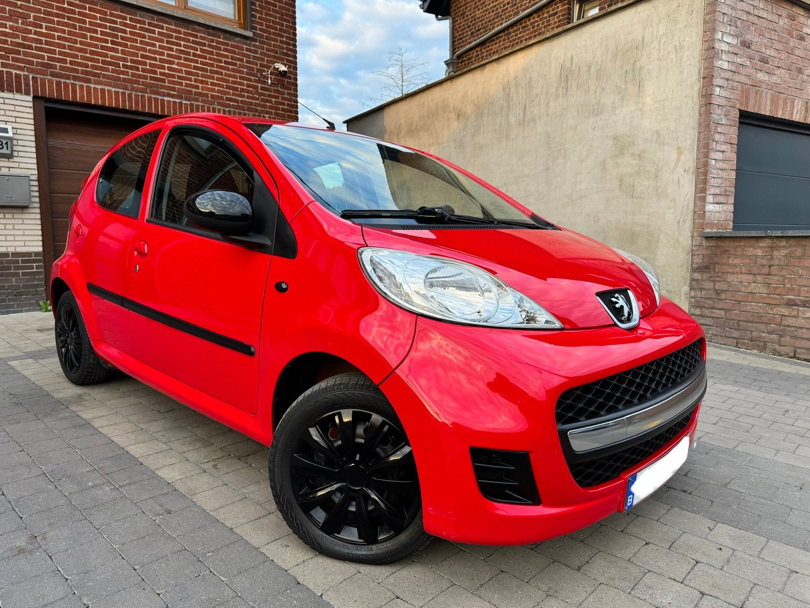Peugeot 107 1.0 essence 50 Kw- 68 Cv, Auto's, Peugeot, Stof, Zwart, 99 g/km, 5 deurs