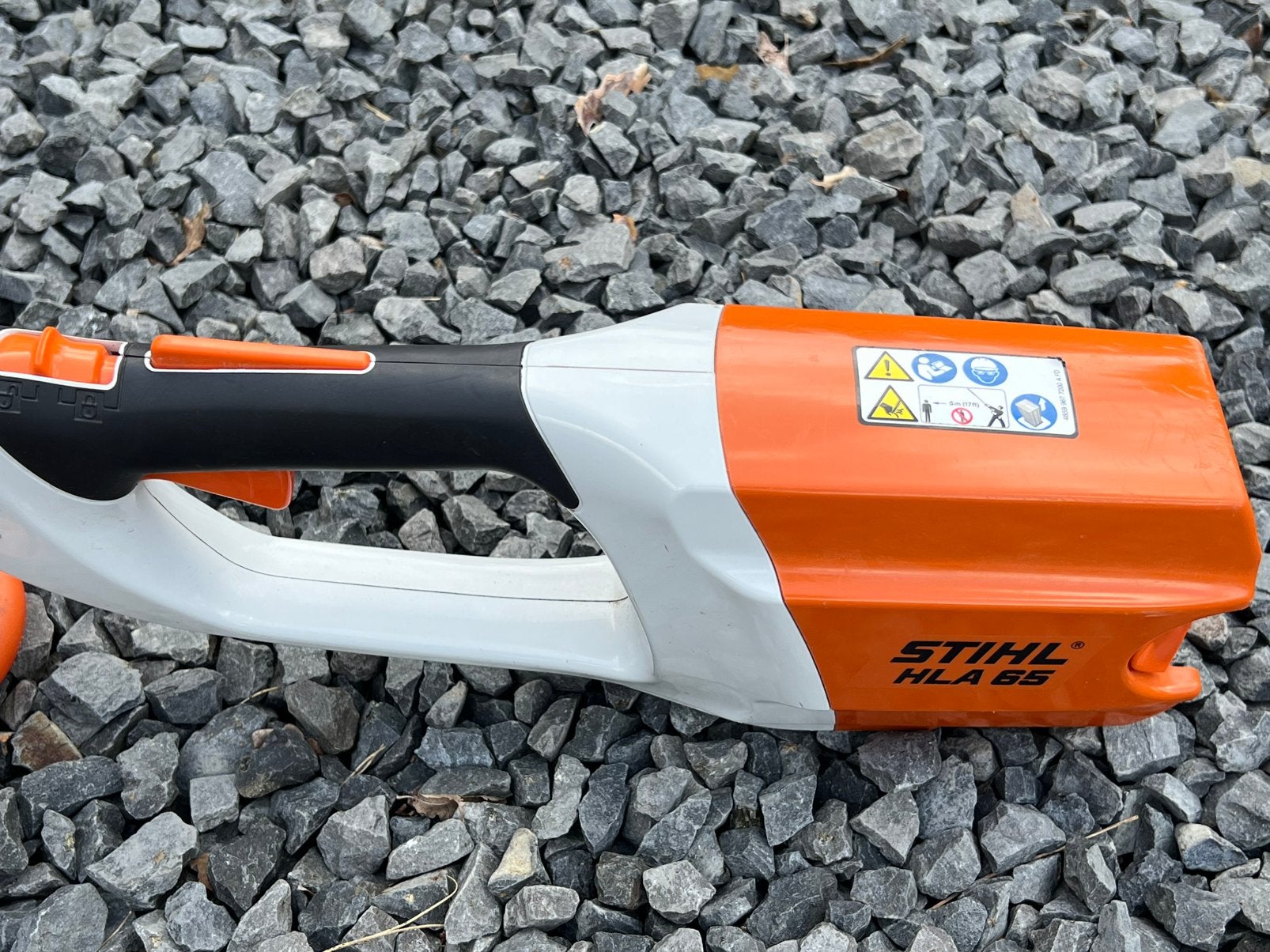 Stihl accu heggeschaar HLA65, Ophalen, Zo goed als nieuw, Accu