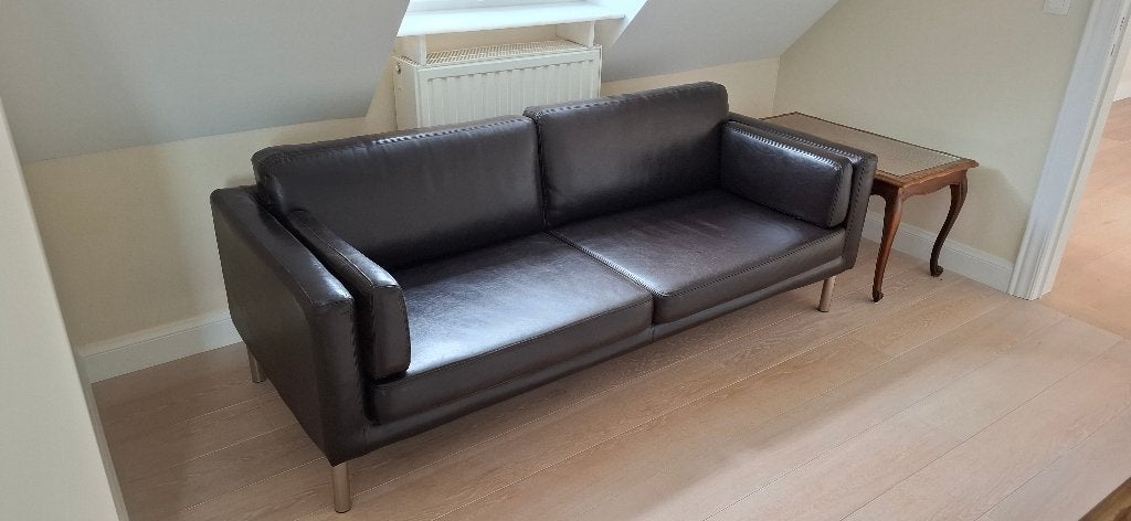 IKEA SÄTER 2,5-zitsbank in donkerbruin echt leer, Huis en Inrichting, Zetels | Zetels, Ophalen, Gebruikt, Overige maten, Klassiek