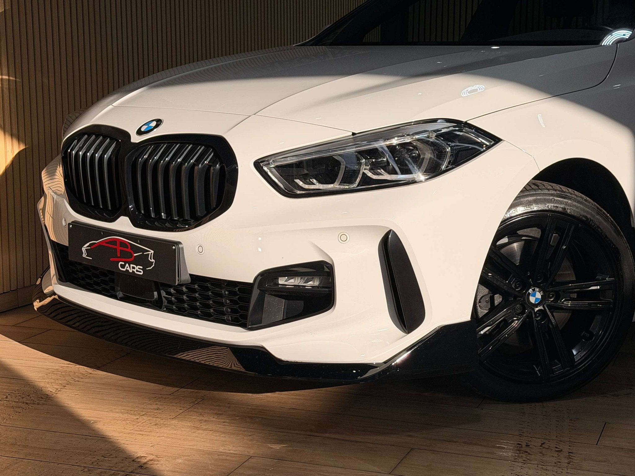 BMW 1 Serie 118 IA * PACK M PERFORMANCE * GARANTIE 12 MOIS *, Achat, Entreprise, 5 portes, Série 1