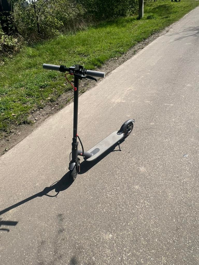 Elektrische step rijd 30km/h in perfecte staat, Ophalen, Zo goed als nieuw, Elektrische step (E-scooter)