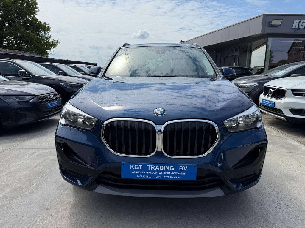 BMW X1 1.5i NAVIGATIE LEDER CAMERA HEAD-UP ZETELVERWARMING, Auto's, BMW, Gebruikt, Leder, Bedrijf, 3 cilinders