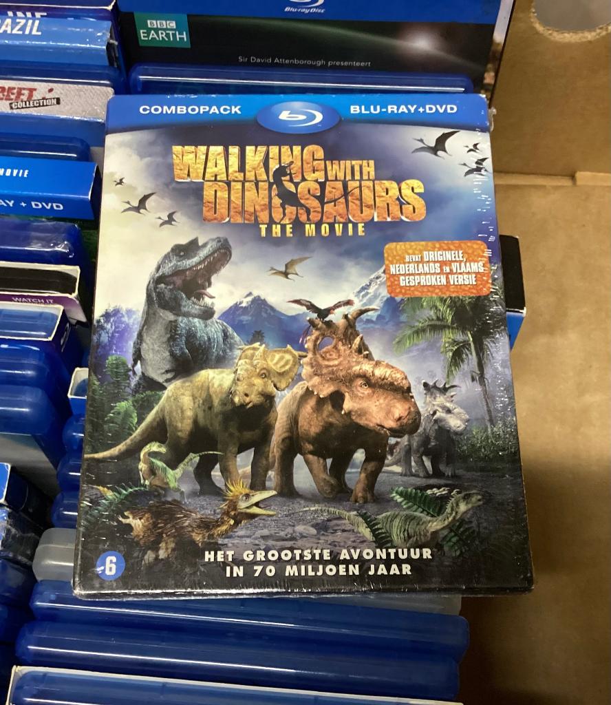Walking With Dinosaurs The Movie, Enlèvement ou Envoi, Aventure