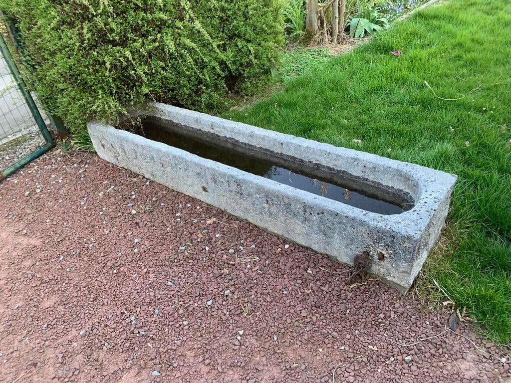 TRES RARE. A vendre bac en pierre bleue (ancien abreuvoir), Moins de 30 cm, Pierre, Enlèvement, Utilisé