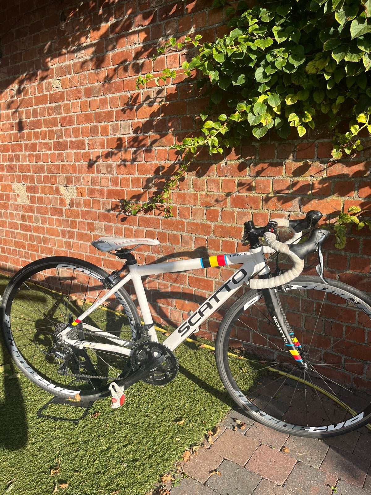 Koersfiets scatto, Fietsen en Brommers, Ophalen, Zo goed als nieuw