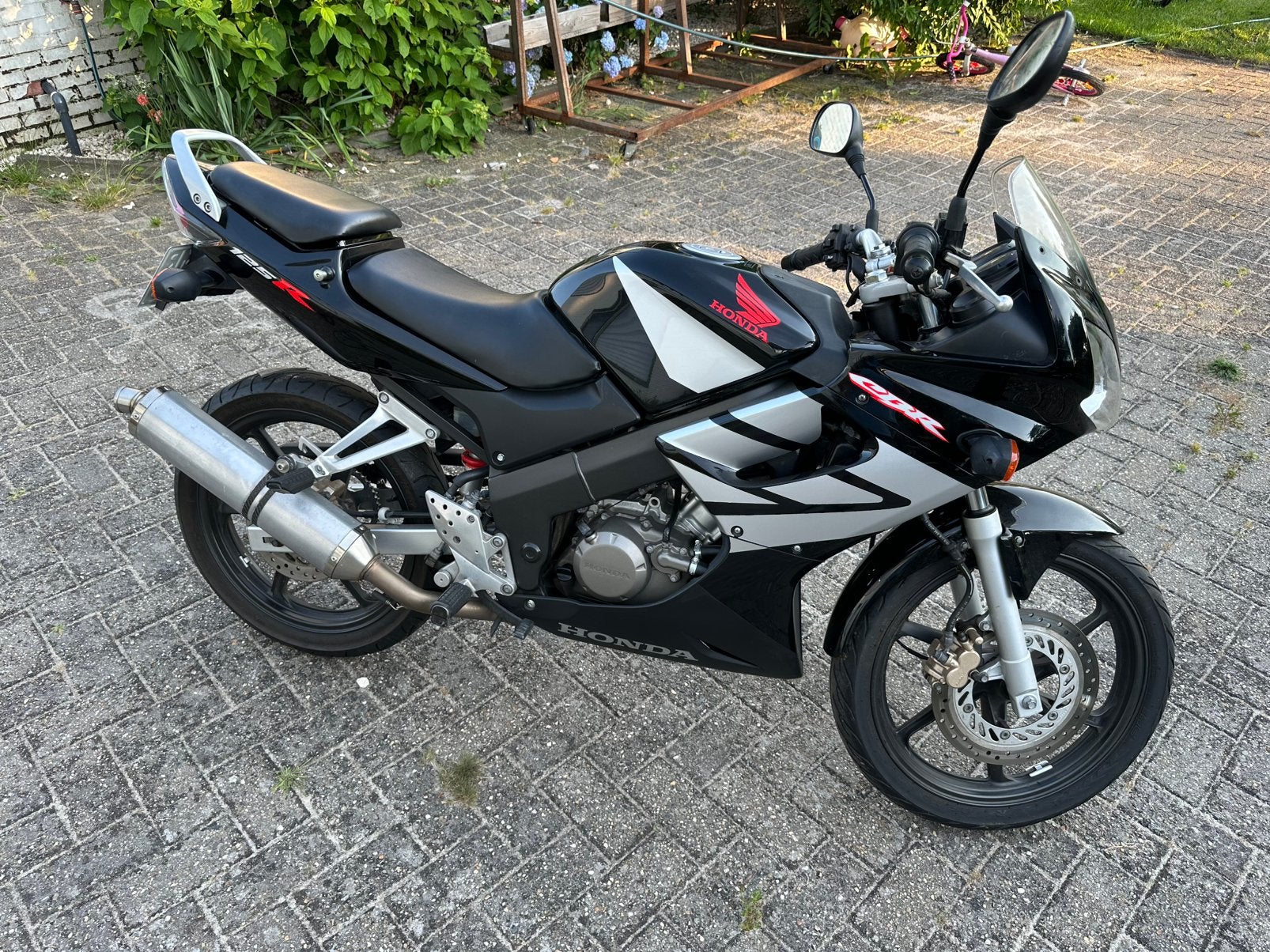 Zeer mooie Honda cbr 125. Slechts 9674km, Motos, Motos | Honda, Particulier, Sport, jusqu'à 11 kW, 1 cylindre, Permis Moto A1 minimum