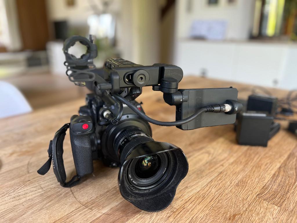 Caméra Canon C200 + Zoom canon 16-35 + accessoires., Canon, Compact, Ophalen of Verzenden, Zo goed als nieuw