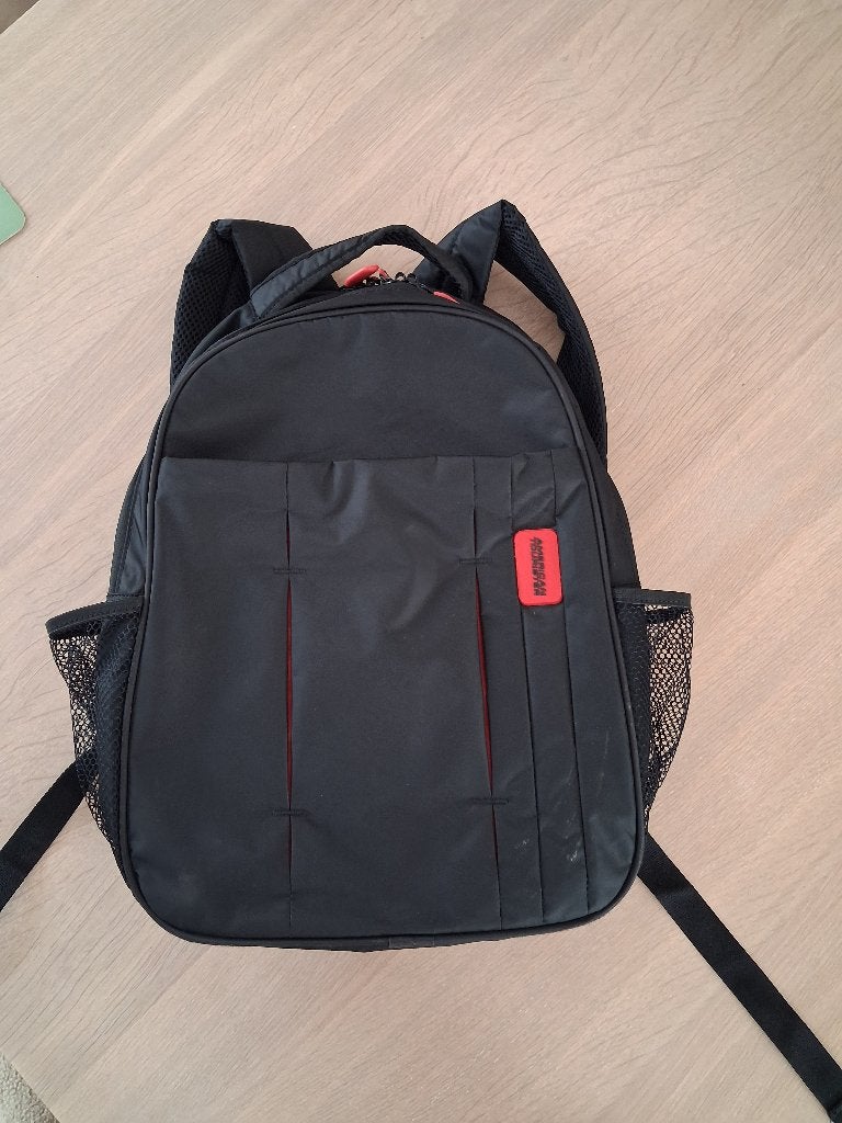 zwarte rugzak van American Tourister, Handtassen en Accessoires, Overige merken, 25 tot 40 cm, Zo goed als nieuw, 30 tot 45 cm