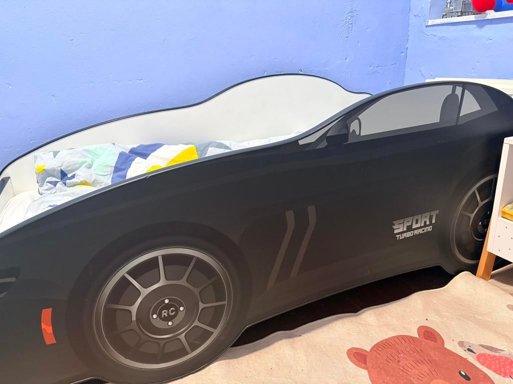 Autobed voor kinderen, compleet met matras en beddengoed, Ophalen, Zo goed als nieuw