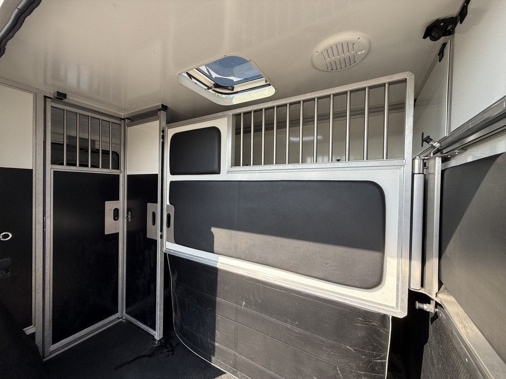 Renault Master | HORSETRUCK | KRISMAR | STALLION 3XL | 2021, Dieren en Toebehoren, Paarden en Pony's | Trailers en Aanhangwagens