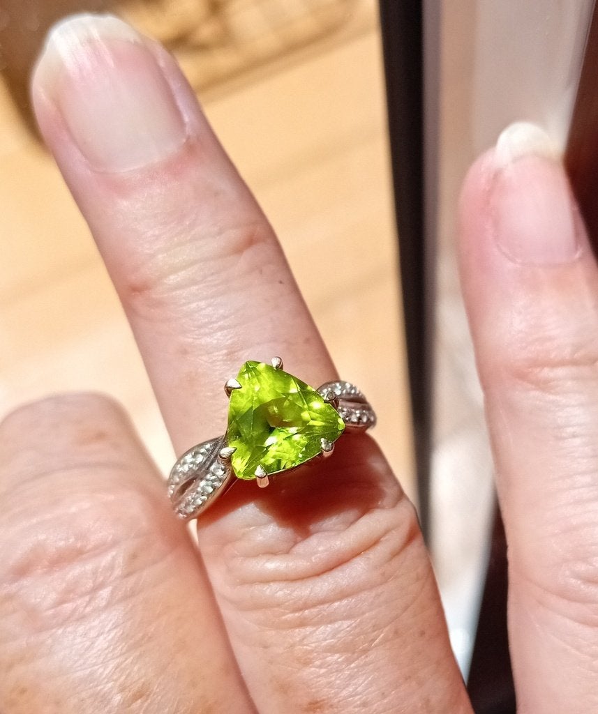 bague or jaune 9ct peridot trillion, Bijoux, Sacs & Beauté, Bagues, Envoi, Blanc, Or
