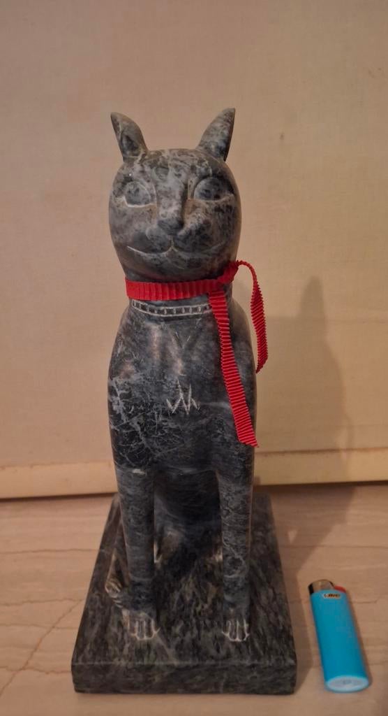 Beeld van kat in marmer, Huis en Inrichting, Woonaccessoires | Boeddhabeelden, Ophalen of Verzenden