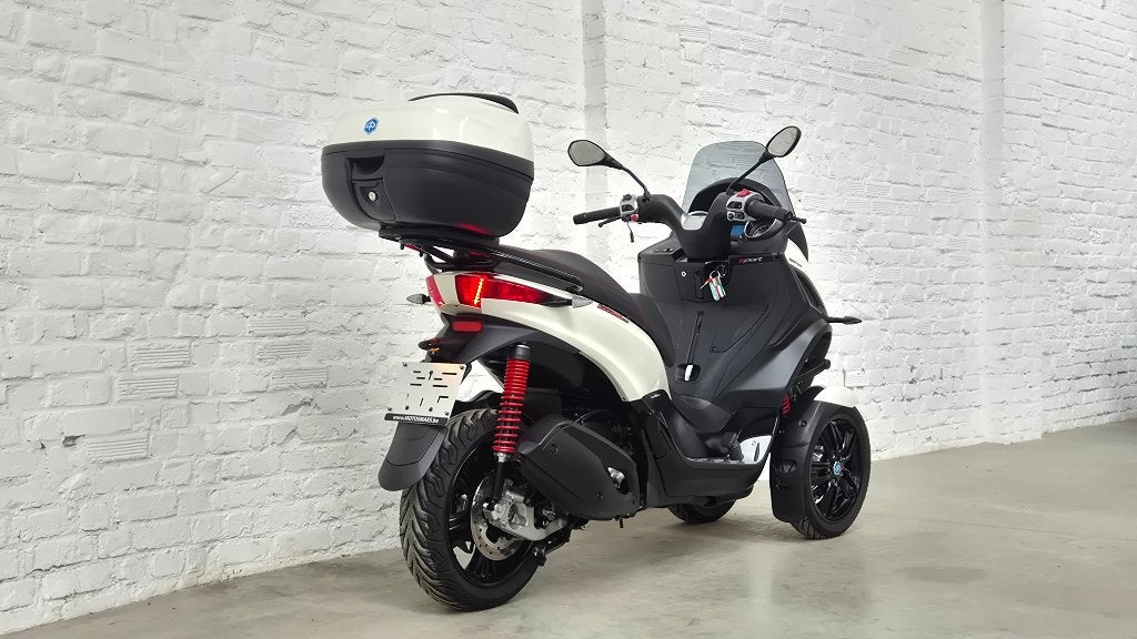 Piaggio MP3 300 HPE 2020 @motomobilia .kortrijk, Motos, 300 cm³, Scooter, Entreprise, Occasion