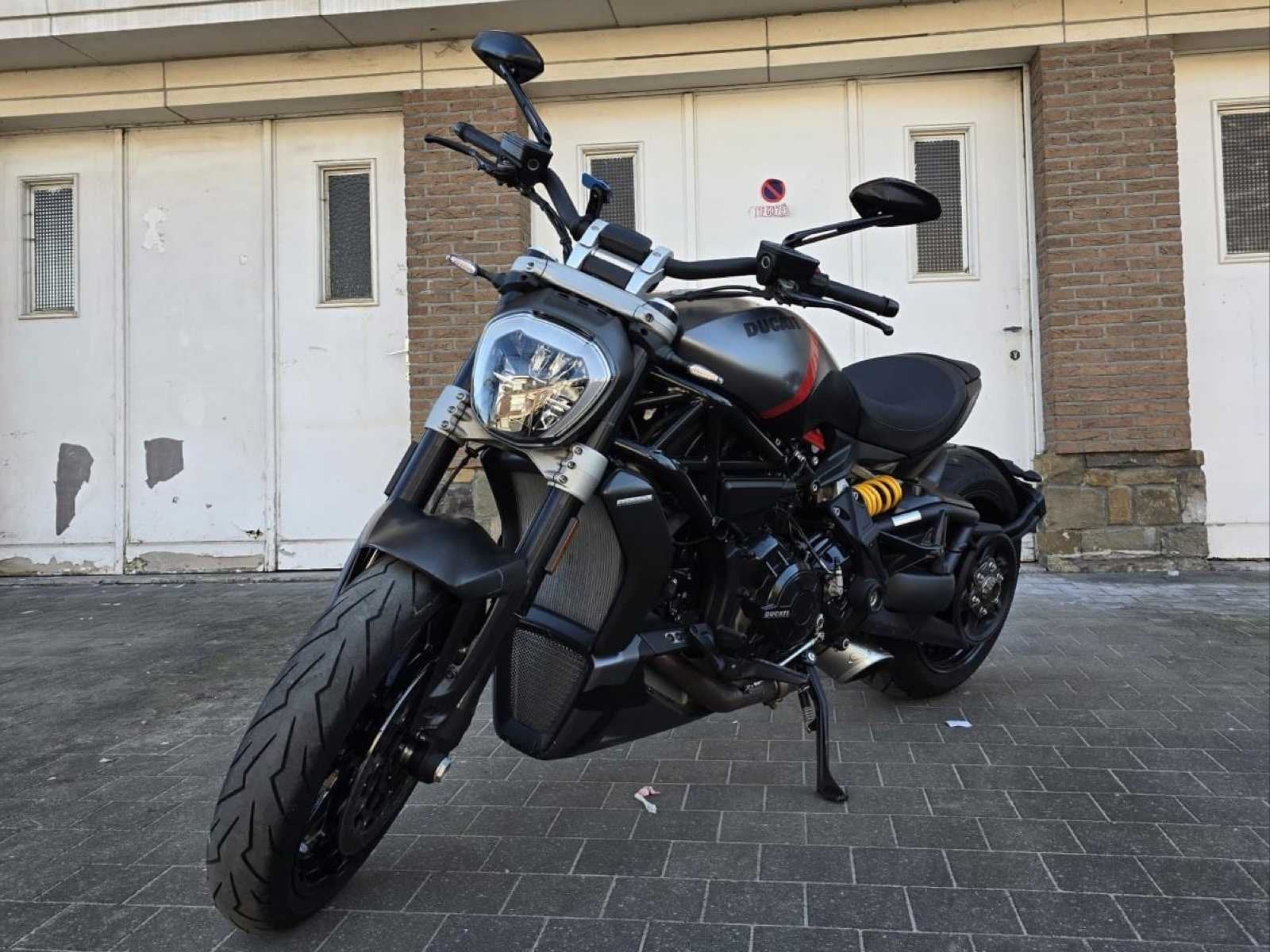 Moto Ducati Diavel, Entreprise, Autre