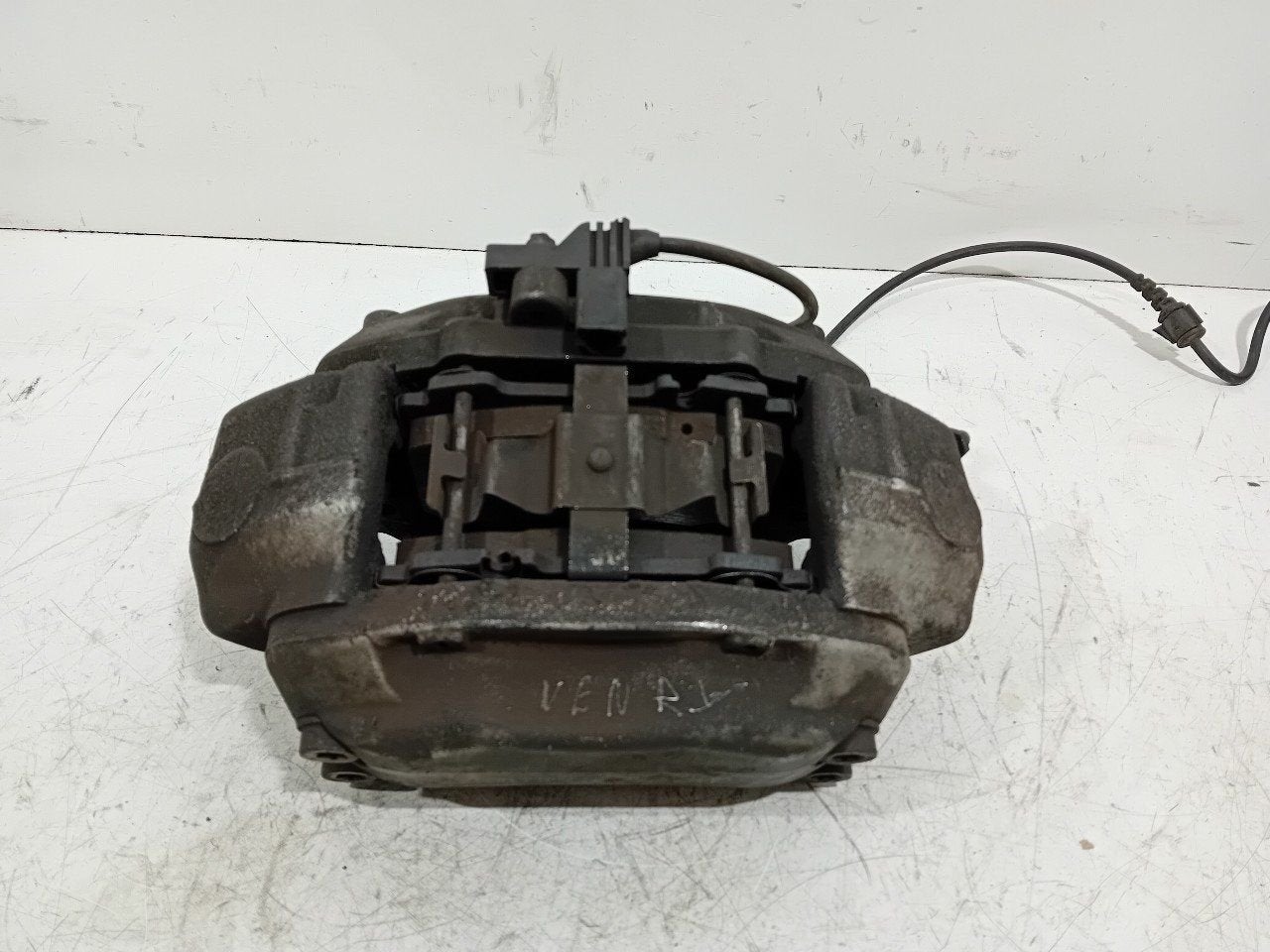 Remklauw rechts voor Mercedes-Benz E-Klasse, Onderdelen@venauto.nl, Van der Ven Autorecycling B.V., Ettenseweg 76, 4706 PB Roosendaal, The Netherlands