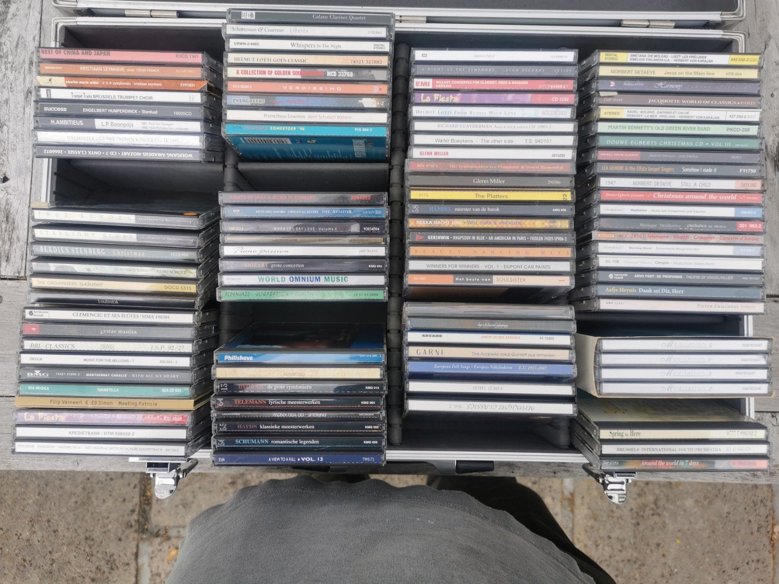 grote koffer met cd's, Ophalen