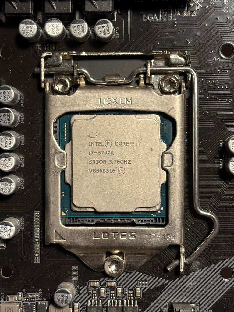 Intel cpu + moederbord, Ophalen, Zo goed als nieuw