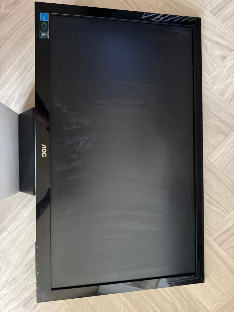 AOC-monitor - E2462VWH, Computers en Software, Monitoren, Gebruikt, Ingebouwde speakers, 1 tot 2 ms, 61 t/m 100 Hz