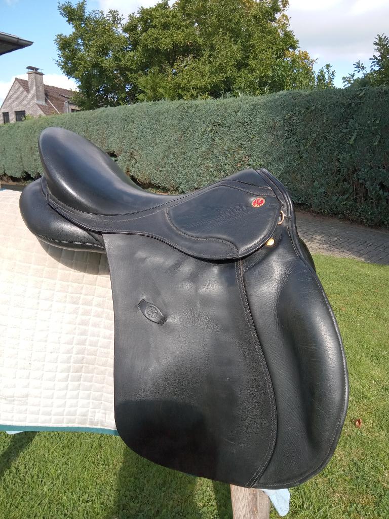 veelzijdig , springgericht zadel kieffer ALS NIEUW ; showroo, Dieren en Toebehoren, Ophalen of Verzenden, Dressuur