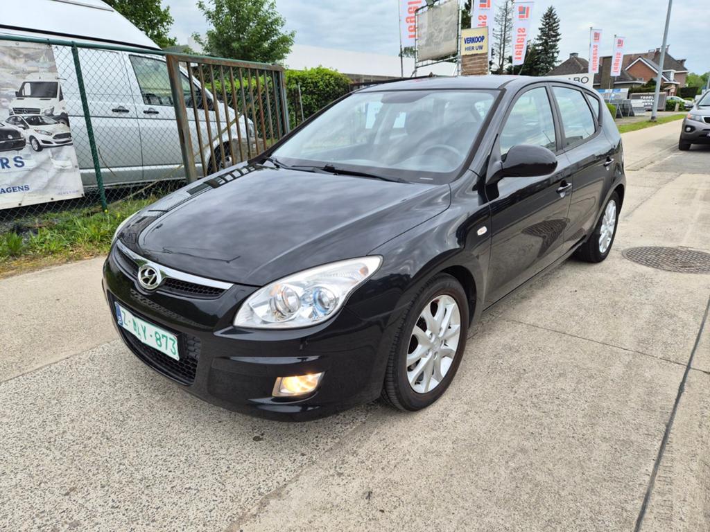 Hyundai i30 1.6D 2008.bwj, Autos, Achat, Entreprise, Boîte manuelle, Noir