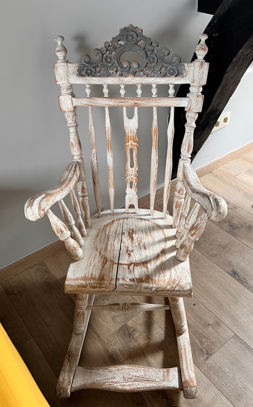 Rocking chair bois shabby chic patine blanche, Maison & Meubles, Chaises, Enlèvement, Utilisé, Shabby chic, Une