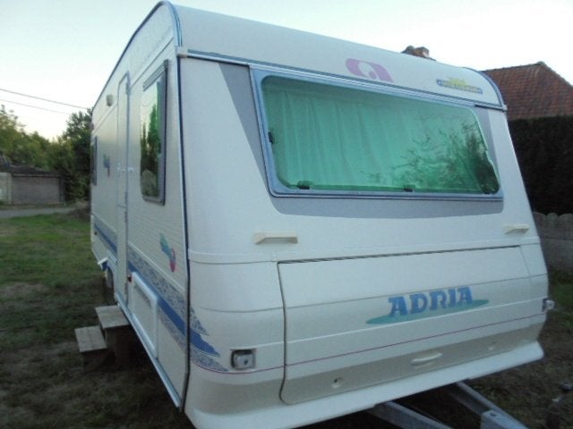 ADRIA 502,fransbed,rondzit,boiler,douche,wc,nieuwe voortent*, Caravans en Kamperen, Lengtebed, Rondzit, Bedrijf, Adria