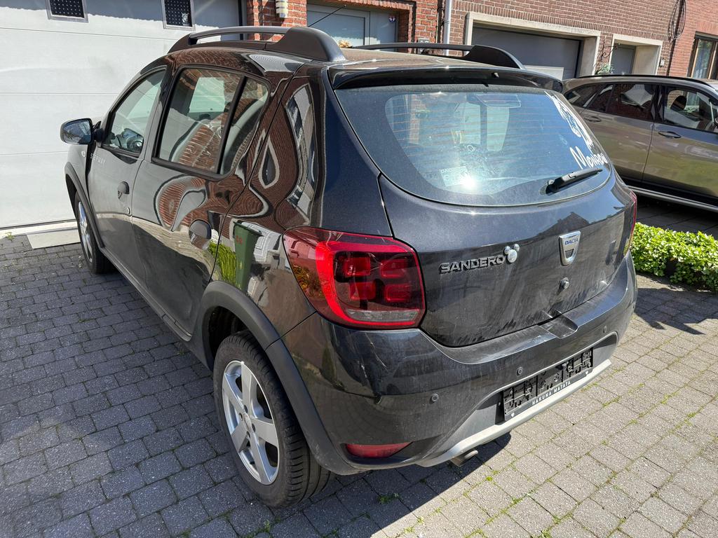 Dacia sandero stepway 0.9i - 2019 - accident - start en rijd, Auto's, Particulier, Sandero, Airbags, Te koop