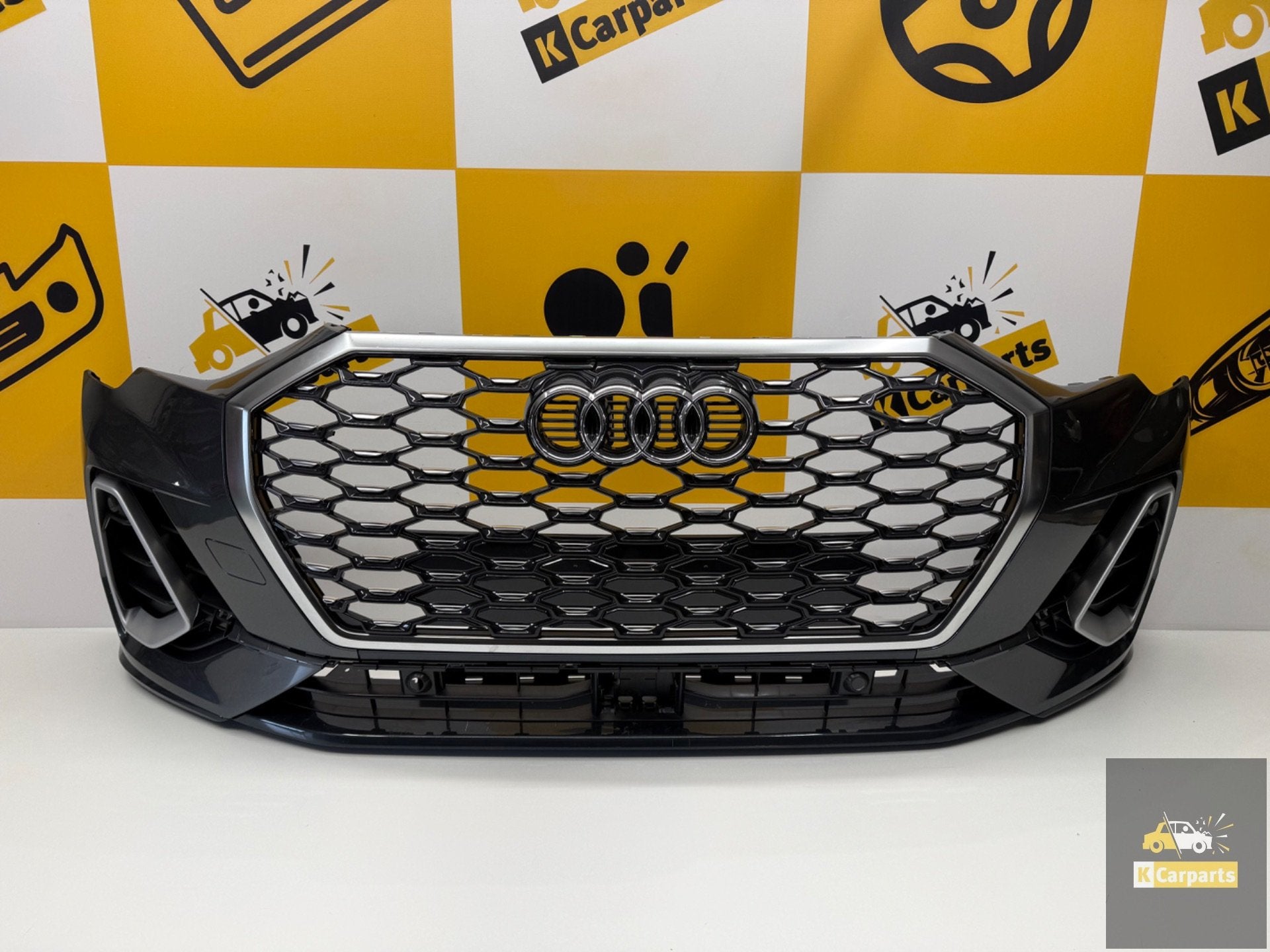 Pare-chocs avant Audi Q3 83A F3 S-Line 83A807437D, Pare-chocs, AUDI AG, Auto-Union-Strasse 1
85045  Ingolstadt, DE, Audi