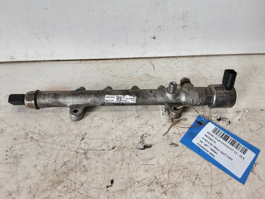 RAMPE D'INJECTION Mercedes-Benz CLA (117.3) (A6510700700), Mercedes-Benz, Utilisé, Dialog.mb@mercedes-benz.com, Mercedes-Benz AG