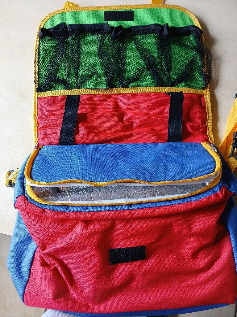 Koeltasje met bekers-en fleshouder. 40 op 35 cm, Caravans en Kamperen, Koelboxen, Ophalen, Zo goed als nieuw, Koeltas, Koelelement
