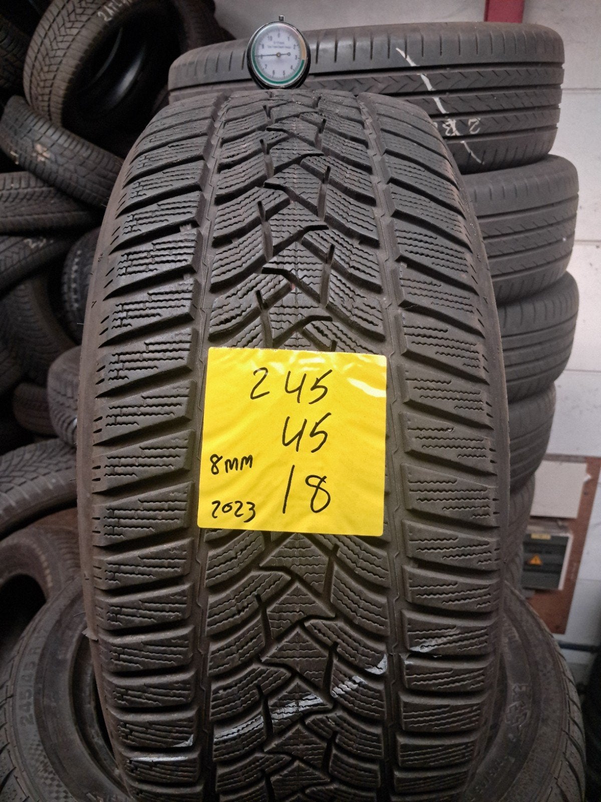 Démo hivernale 2454518 245/45/18 245/45r18 8 mm, Enlèvement