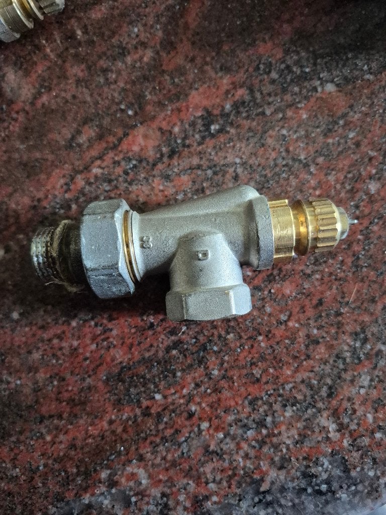 Raccords pour vannes thermostatiques, Enlèvement ou Envoi, Utilisé