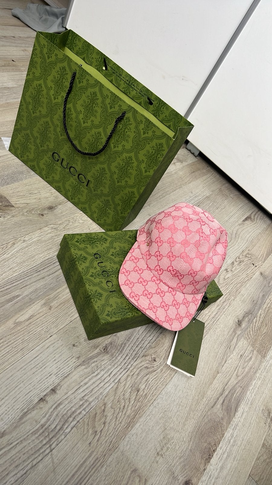 Roze pet van Gucci te koop, Ophalen of Verzenden, Zo goed als nieuw, Pet