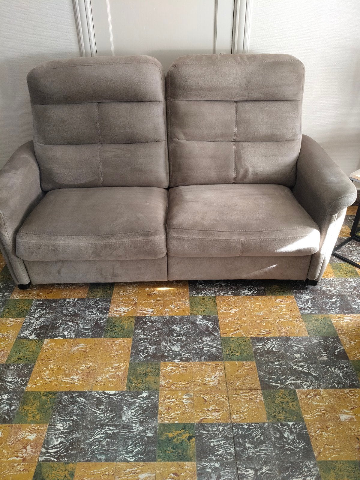 Mooie verzorgde salon met relaxfuncties, Ophalen, Gebruikt
